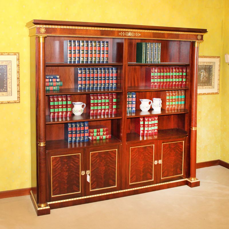 ♦ Libreria in mogano e piuma di mogano  (Italia, XX sec.)  - Asta Gli Arredi di Villa "Le Marchesane" - San Luca Casa d'Aste