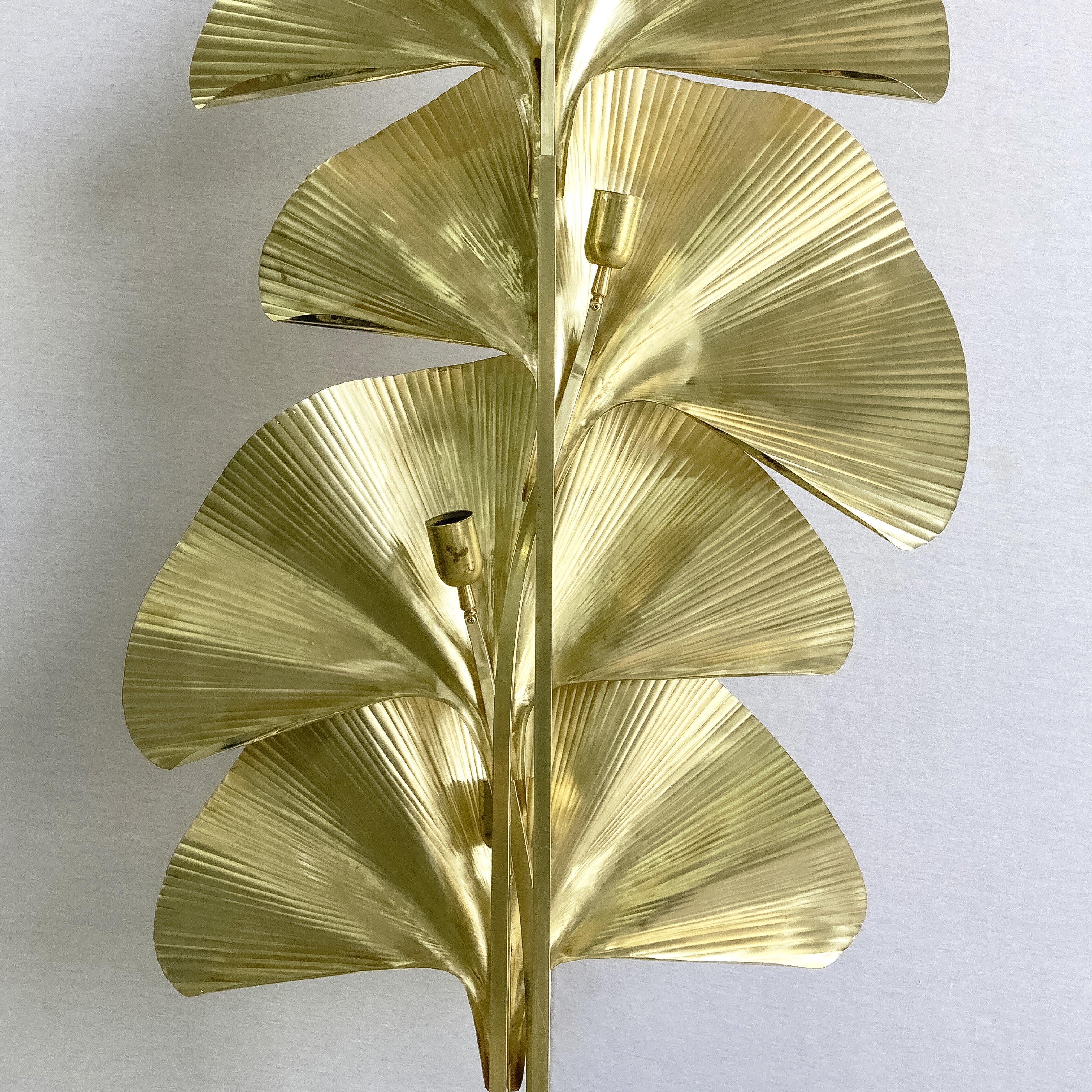 Manifattura italiana, Lampada da terra mod. "Ginko" in ottone lucidato