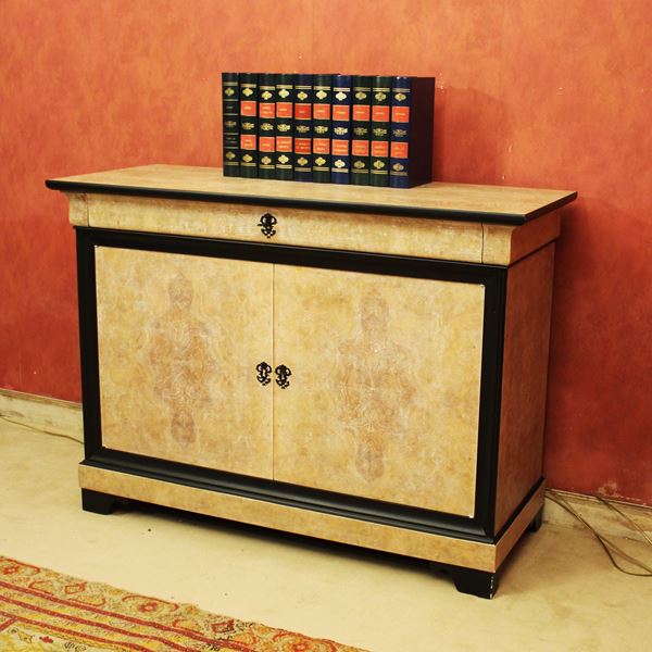 ♦ Credenza in legno ebanizzato e decapato