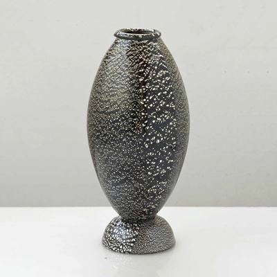 Manifattura di Murano, Vaso in pasta di vetro nera con inclusioni a foglia d’argento, anni ’70