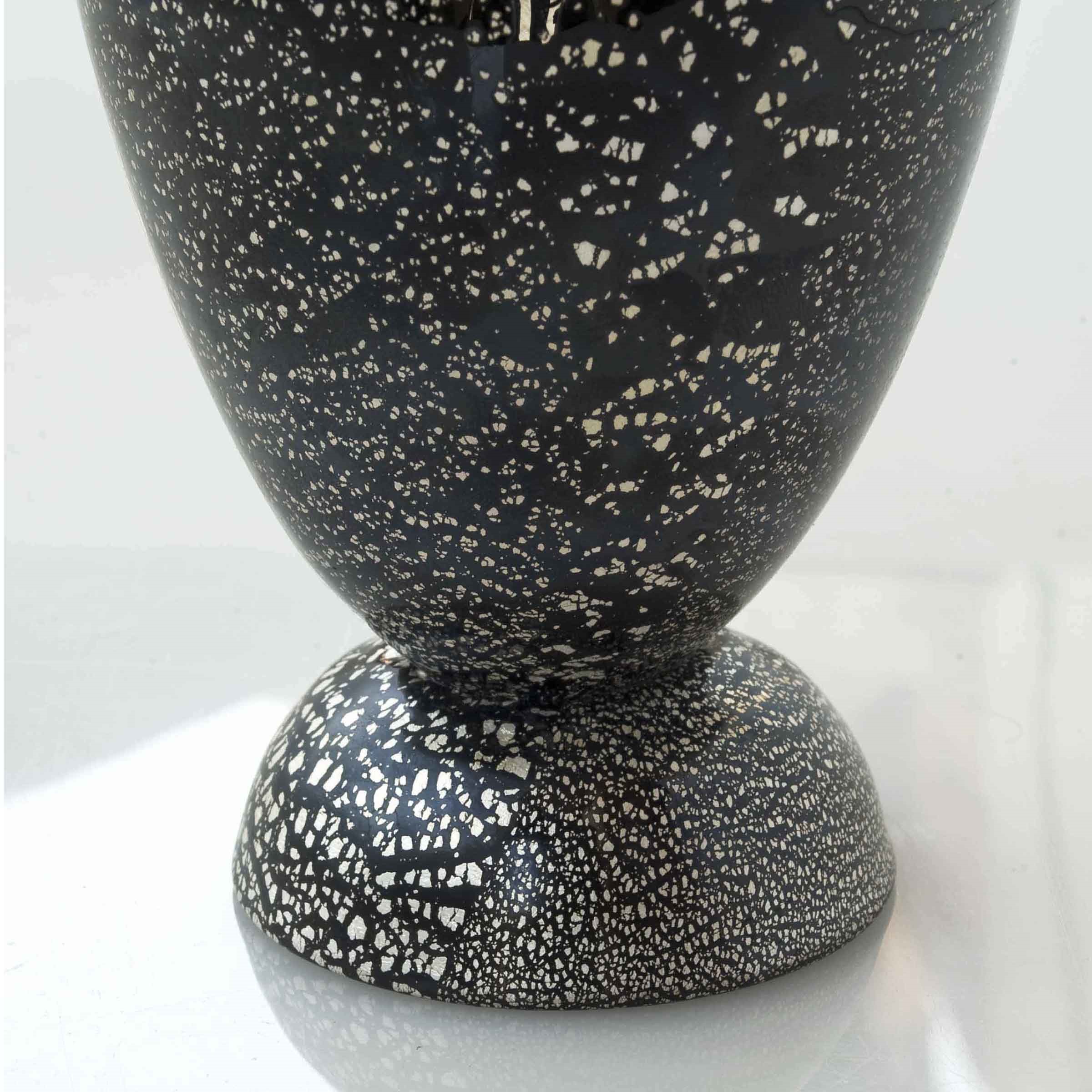 Manifattura di Murano, Vaso in pasta di vetro nera con inclusioni a foglia d’argento, anni ’70