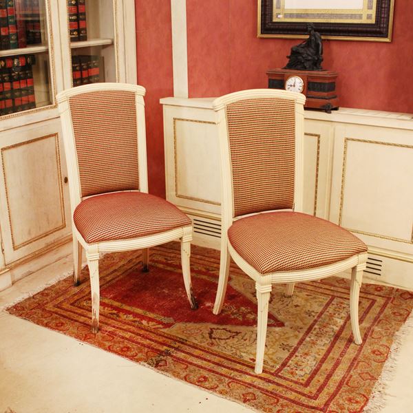 ♦ Coppia di sedie in legno laccato