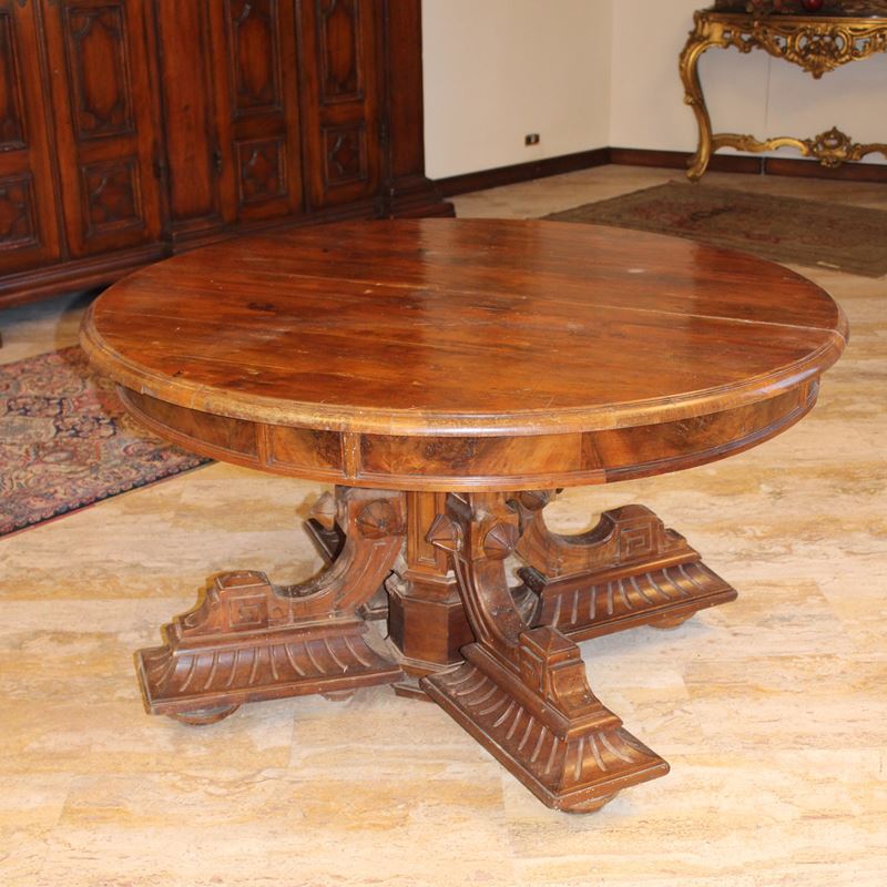 Tavolo da pranzo in noce  (Italia, XIX sec.)  - Asta Gli Arredi di Villa "Le Marchesane" - San Luca Casa d'Aste