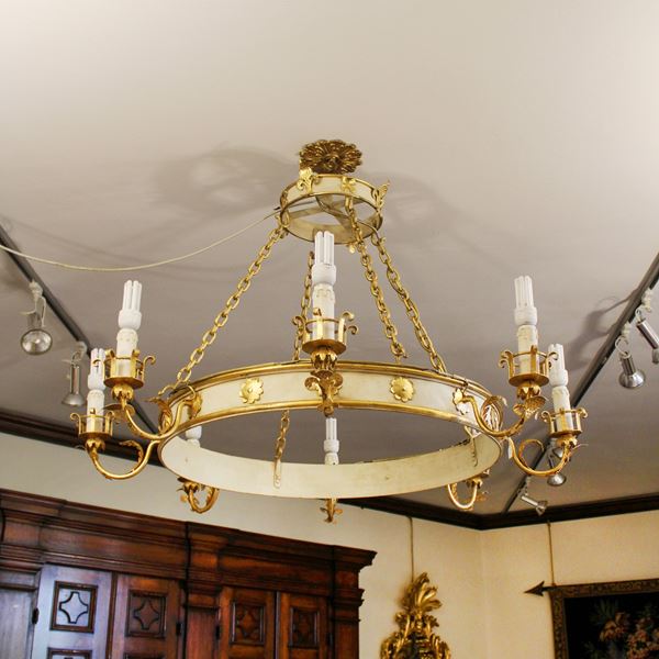Lampadario a otto luci in ferro