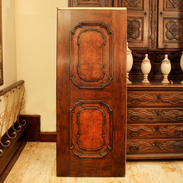 ♦ Porta in noce e radica di noce
