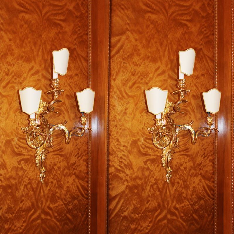 Coppia di appliques in bronzo dorato  (Italia, XX sec.)  - Asta Gli Arredi di Villa "Le Marchesane" - San Luca Casa d'Aste