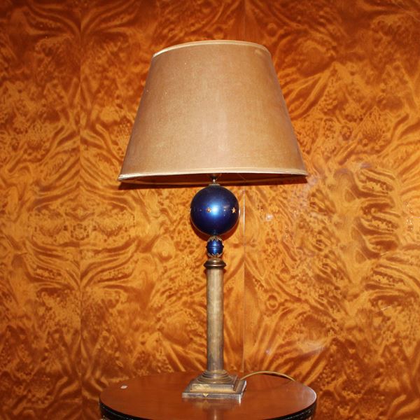 Lampada da tavolo in bronzo dorato
