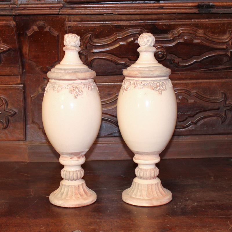 Coppia di potiche in ceramica  (Italia, XX sec.)  - Asta Gli Arredi di Villa "Le Marchesane" - San Luca Casa d'Aste