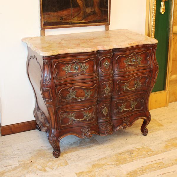Cassettone in stile provenzale in noce