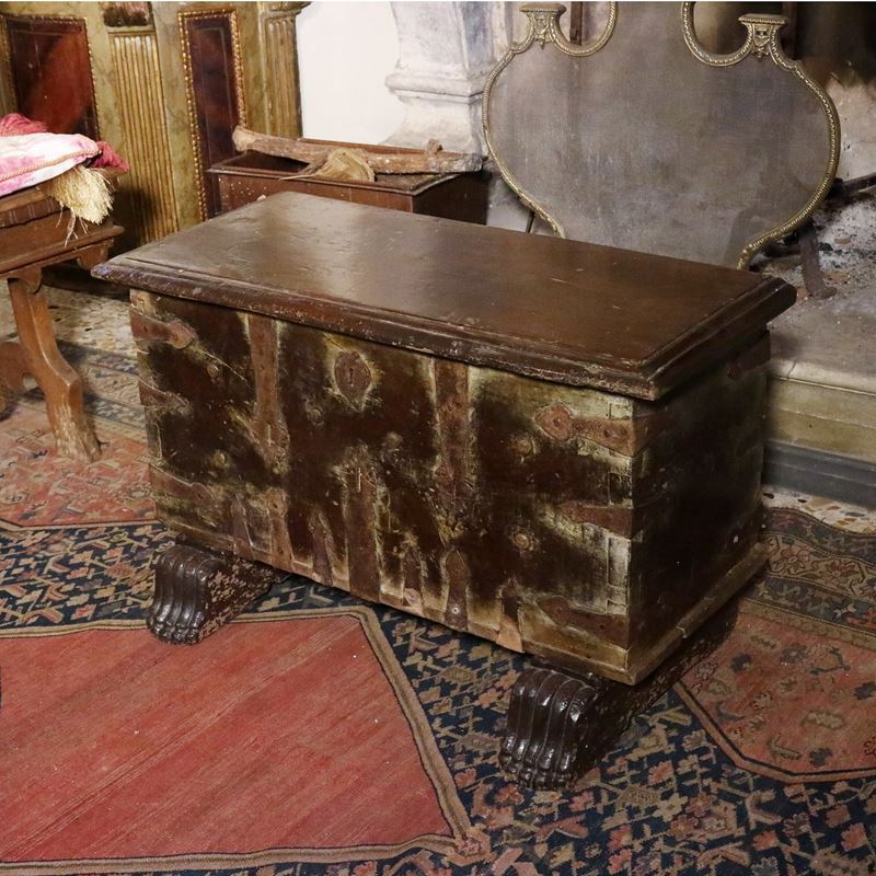 Cassapanca in noce  (Italia, XVII-XVIII sec.)  - Asta Gli Arredi di Villa "Le Marchesane" - San Luca Casa d'Aste