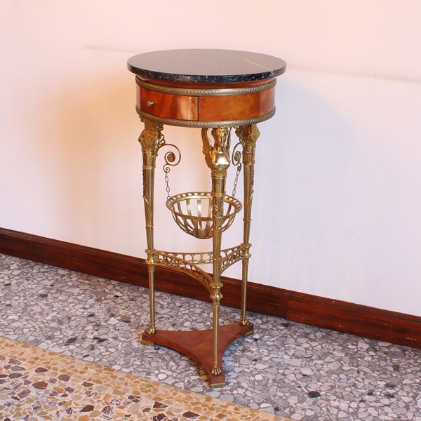 ♦ Gueridon in mogano e bronzo dorato