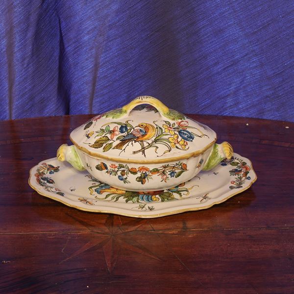 Zuppiera con présentoir in ceramica