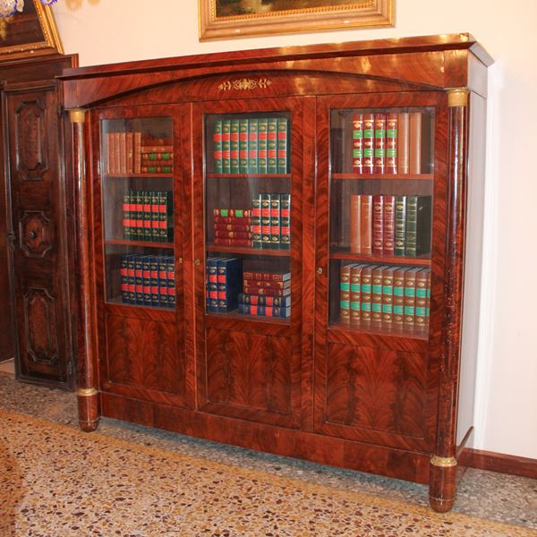 Libreria in piuma di mogano