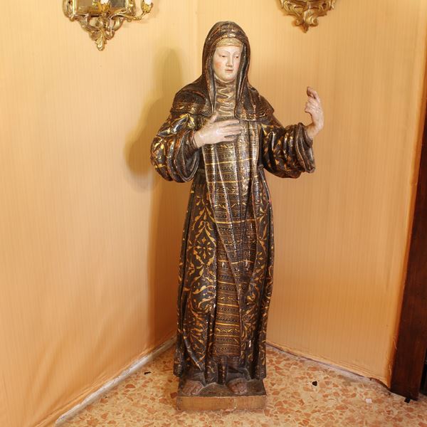 Scultura in legno laccato