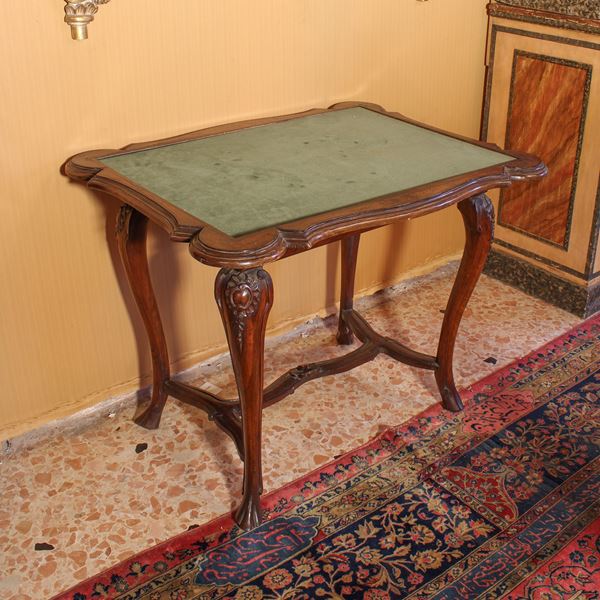 Tavolo da gioco in noce