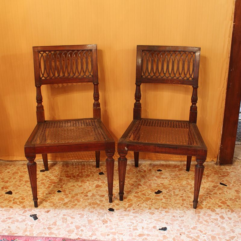 Dieci sedie in noce  (Italia, XVIII sec.)  - Asta Gli Arredi di Villa "Le Marchesane" - San Luca Casa d'Aste