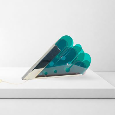 Sergio Giobbi, Lampada da tavolo “Pitagora” in plexiglass verde e rosa con struttura in acciaio
