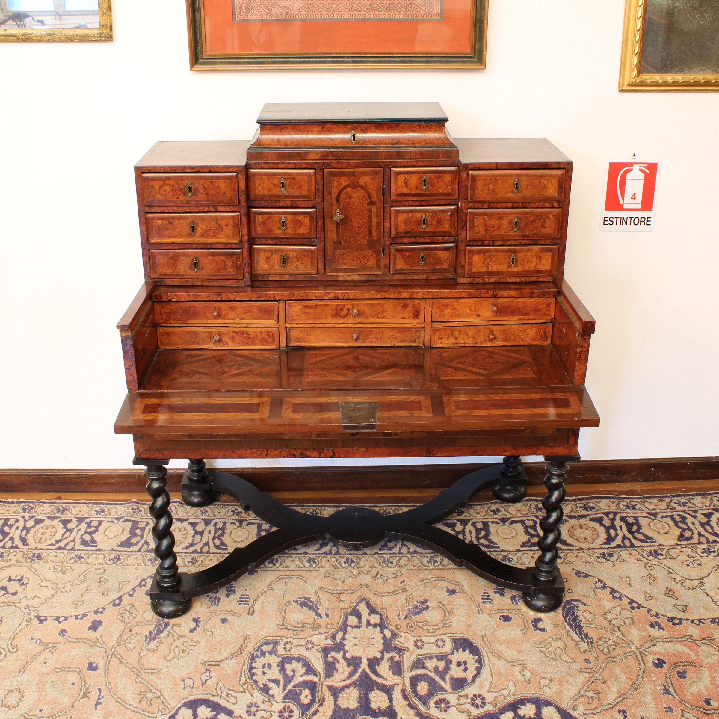Scrittoio in Radica, Noce e Legno Ebanizzato