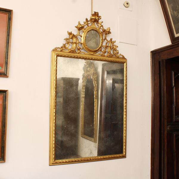 ♦ Specchiera in legno dorato