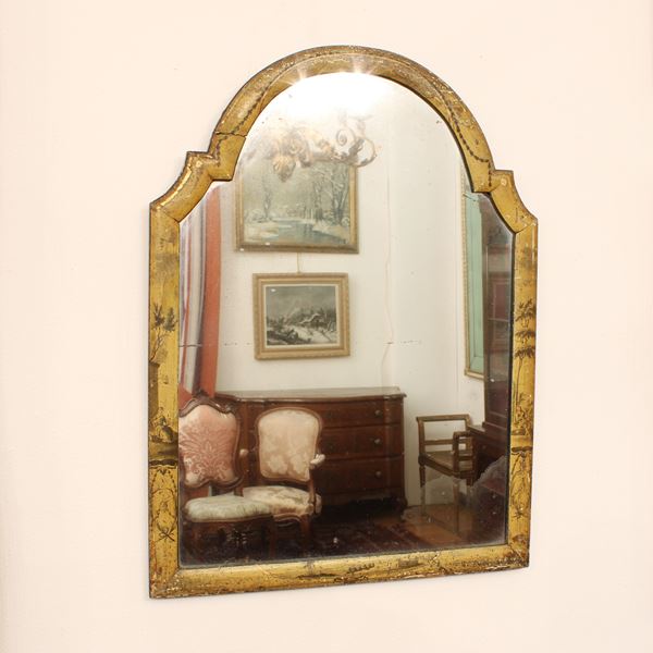 Piccola specchiera in legno laccato
