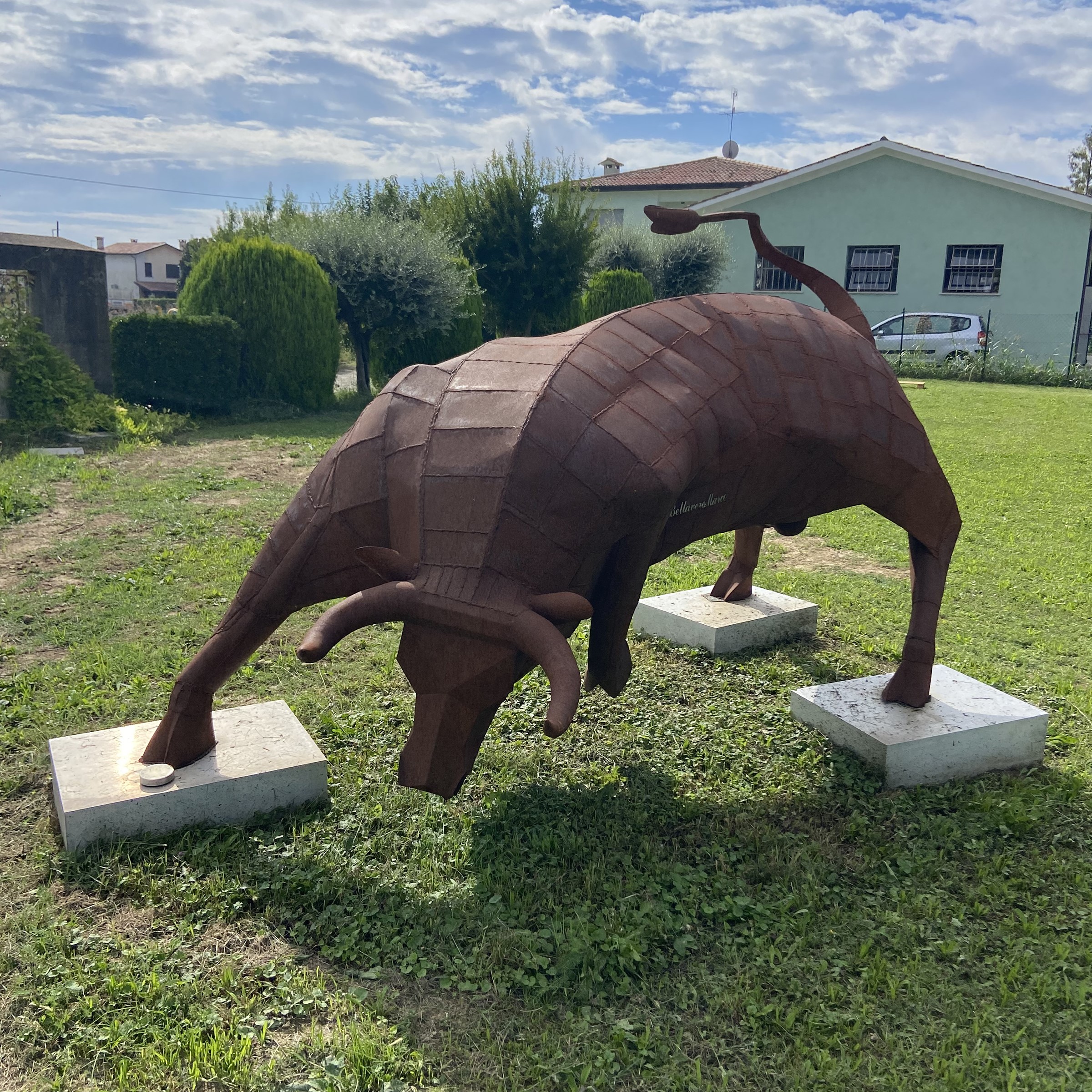 Marco Bellavere, Toro, scultura in lamiera di ferro (esemplare unico) firmata, 2018