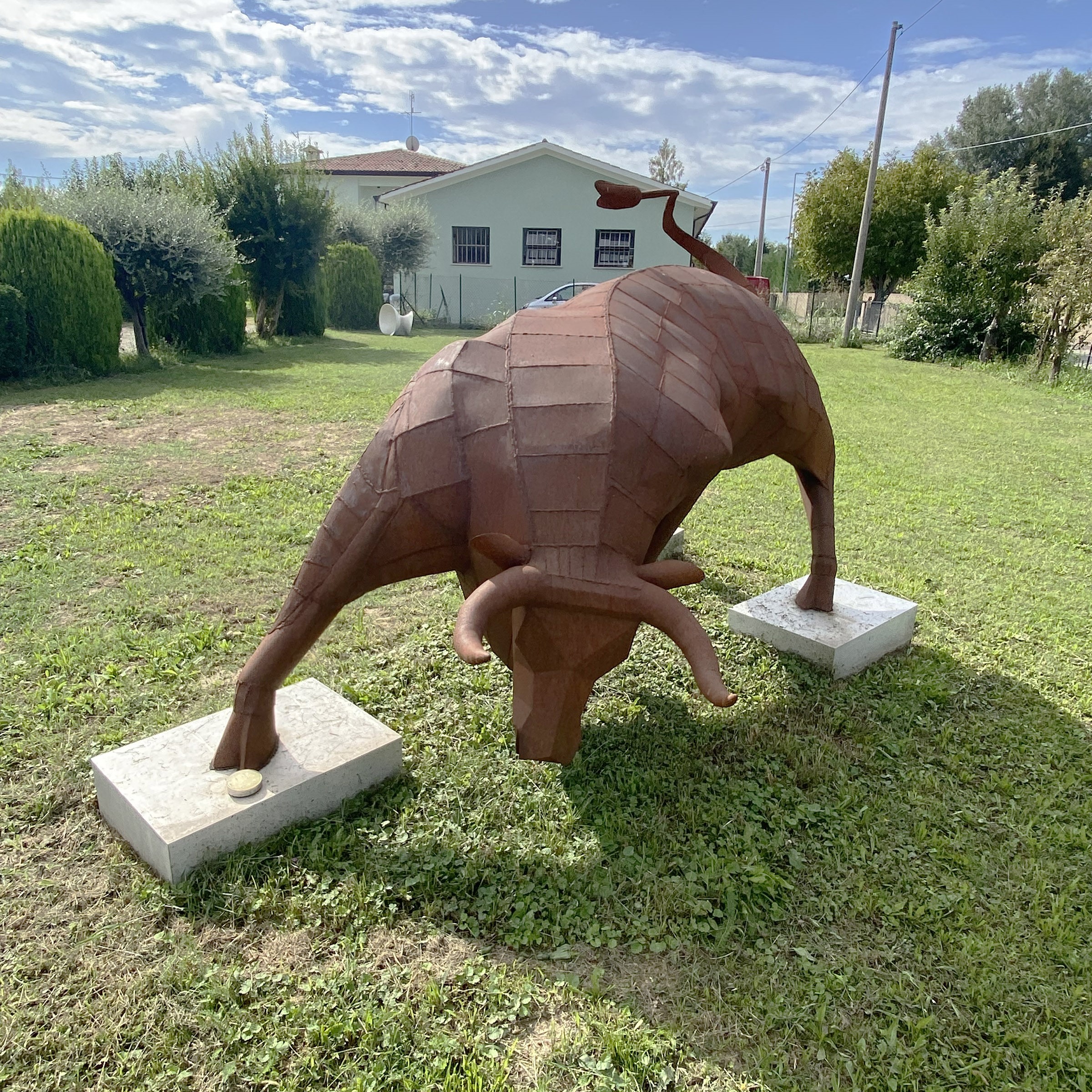 Marco Bellavere, Toro, scultura in lamiera di ferro (esemplare unico) firmata, 2018