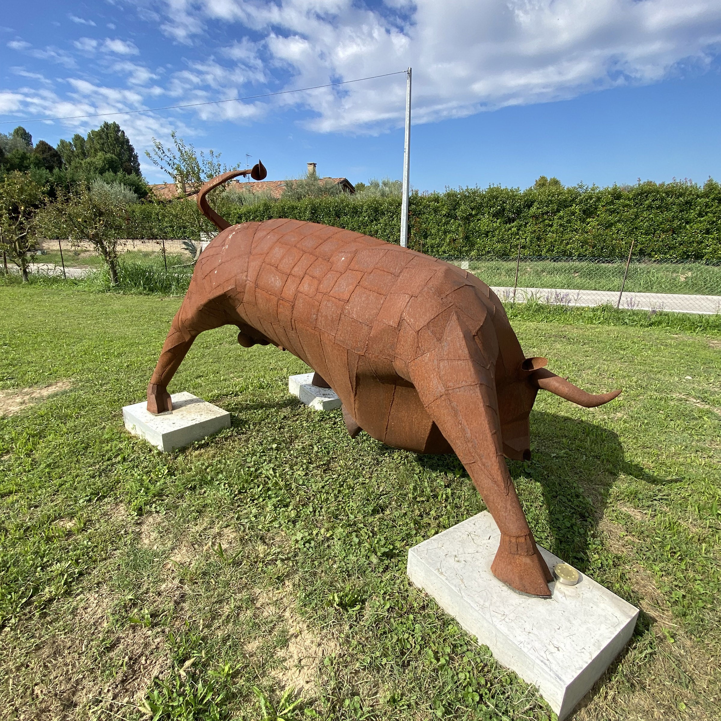Marco Bellavere, Toro, scultura in lamiera di ferro (esemplare unico) firmata, 2018