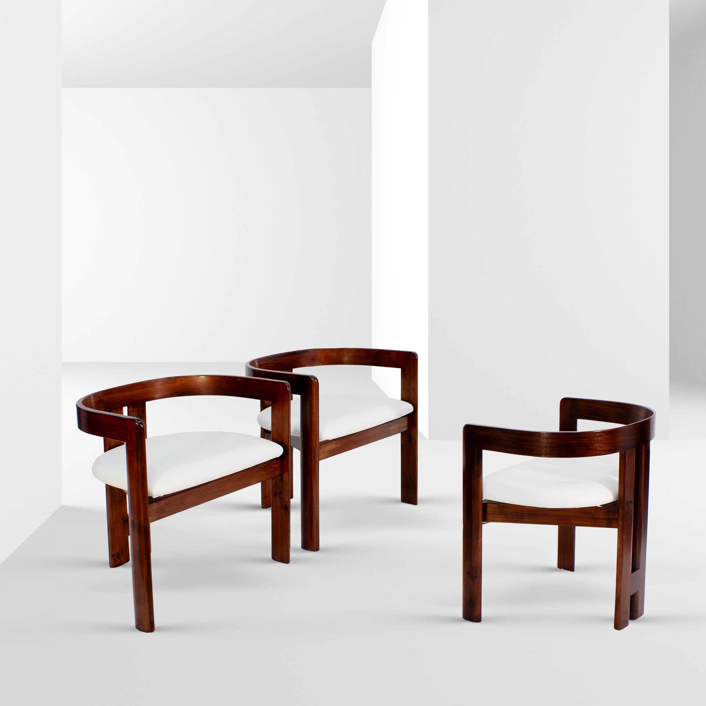 Tobia Scarpa, Sedie modello "Pigreco" (produzione Gavina), legno ed ecopelle, anni '50