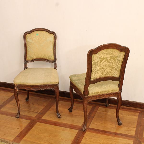 Coppia di sedie in noce
