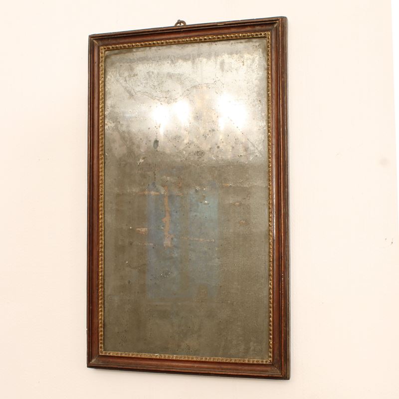 Piccola specchiera in legno e legno dorato  (Italia, XVIII sec.)  - Asta Gli Arredi di Villa "Le Marchesane" - San Luca Casa d'Aste