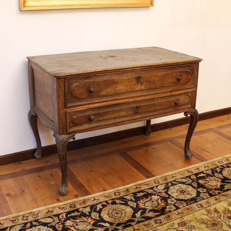 Cassettone in noce  (Italia, XVIII sec.)  - Asta Gli Arredi di Villa "Le Marchesane" - San Luca Casa d'Aste