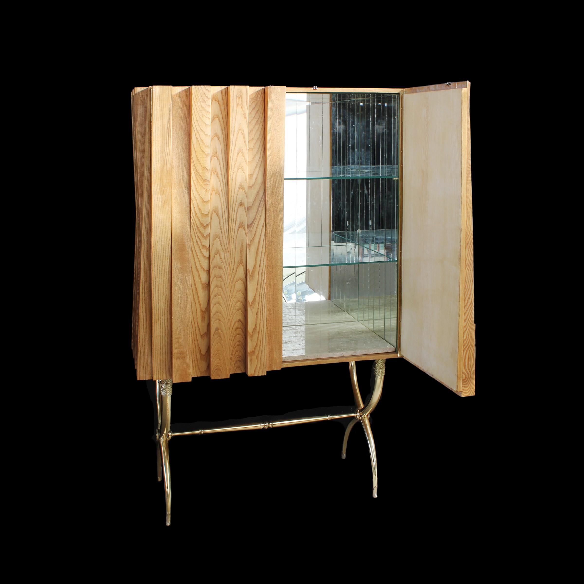 Mobile bar, frassino e ottone con specchi e piano in marmo (anni ’70-’80)