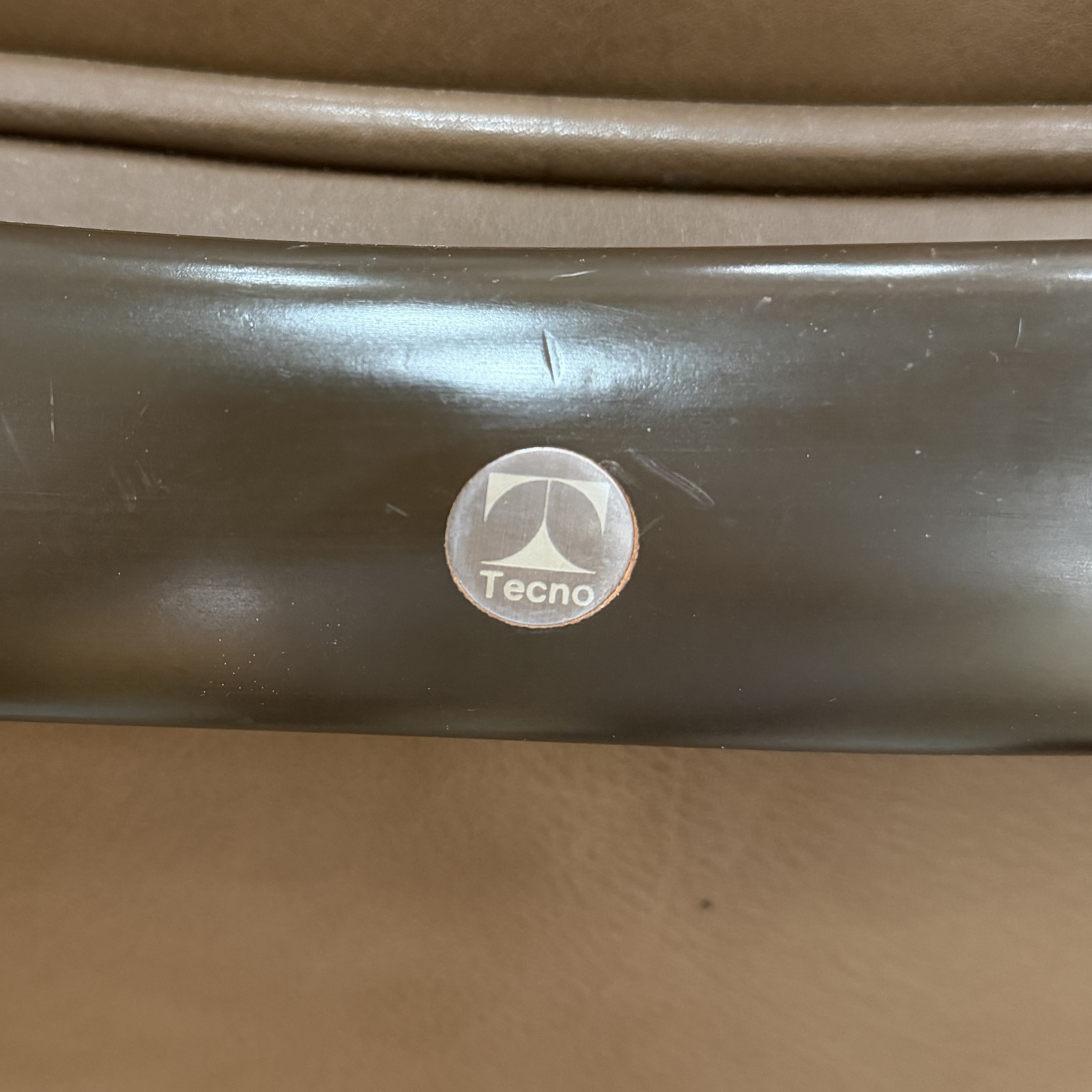 Borsani Osvaldo, Poltrona mod. P110 “Canada”