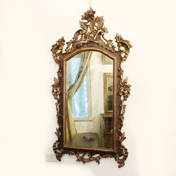 ♦ Specchiera in legno laccato e dorato