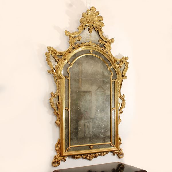♦ Grande specchiera in legno dorato