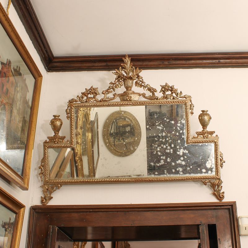♦ Specchiera in legno argentato  (Italia, XX sec.)  - Asta Gli Arredi di Villa "Le Marchesane" - San Luca Casa d'Aste