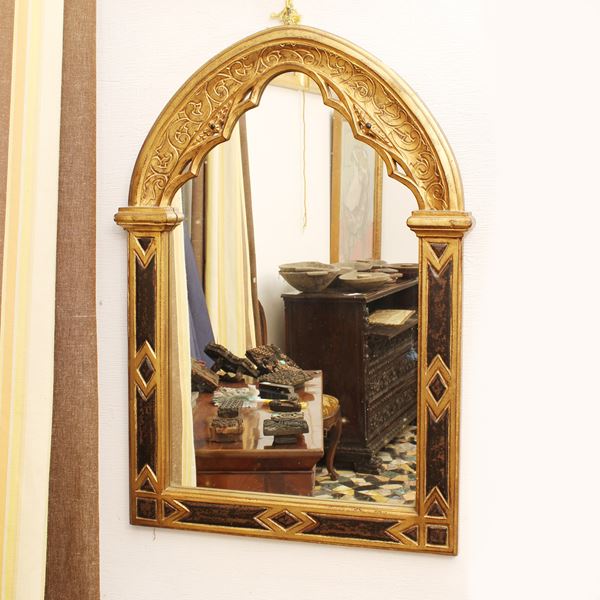 ♦ Specchiera in legno dorato e laccato