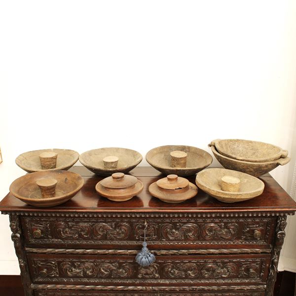 Nove contenitori in legno