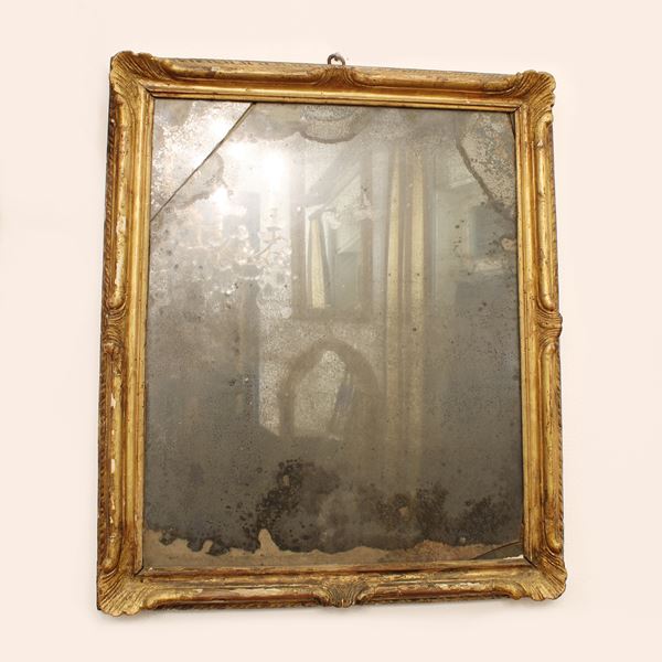 Specchiera in legno dorato