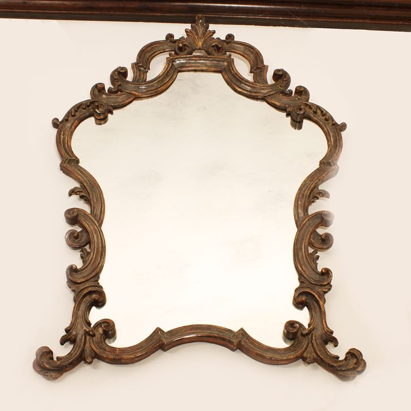 ♦ Specchiera in legno laccato  (Italia, XX sec.)  - Asta Gli Arredi di Villa "Le Marchesane" - San Luca Casa d'Aste