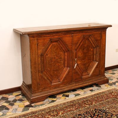 ♦ Credenza in Noce
