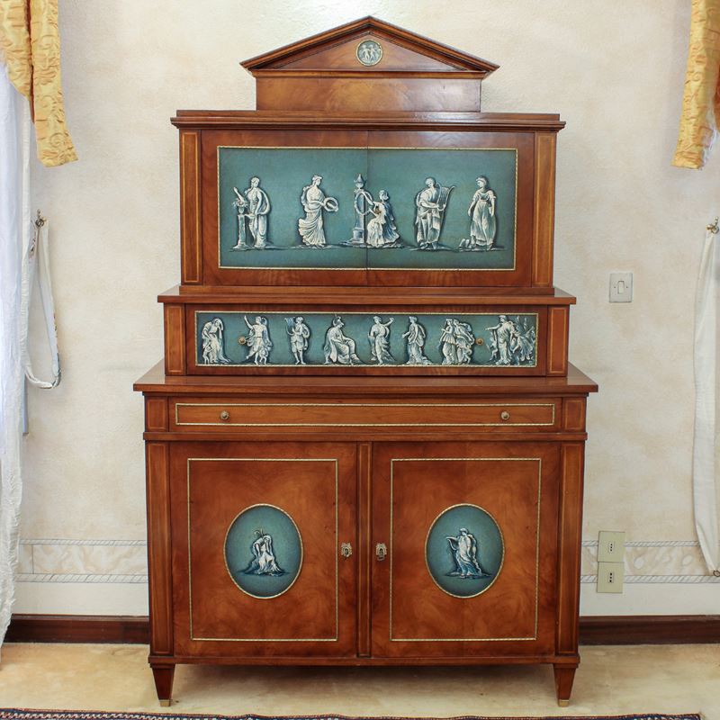 ♦ Stipo in mogano e legno laccato  (Italia, XX sec.)  - Asta Gli Arredi di Villa "Le Marchesane" - San Luca Casa d'Aste