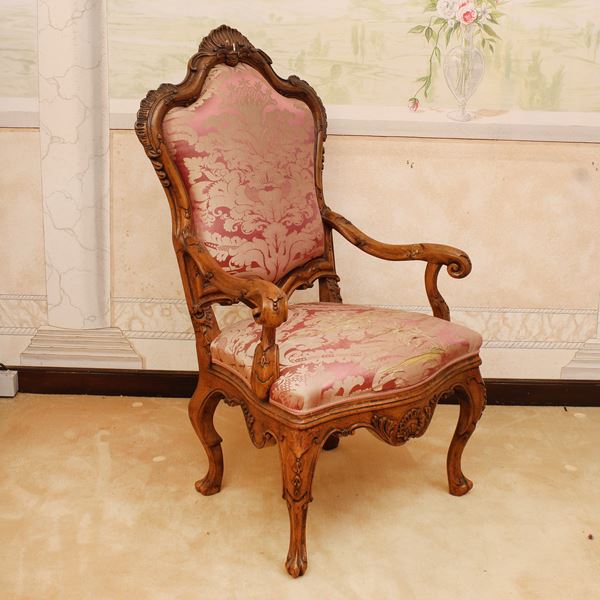 ♦ Poltrona in legno