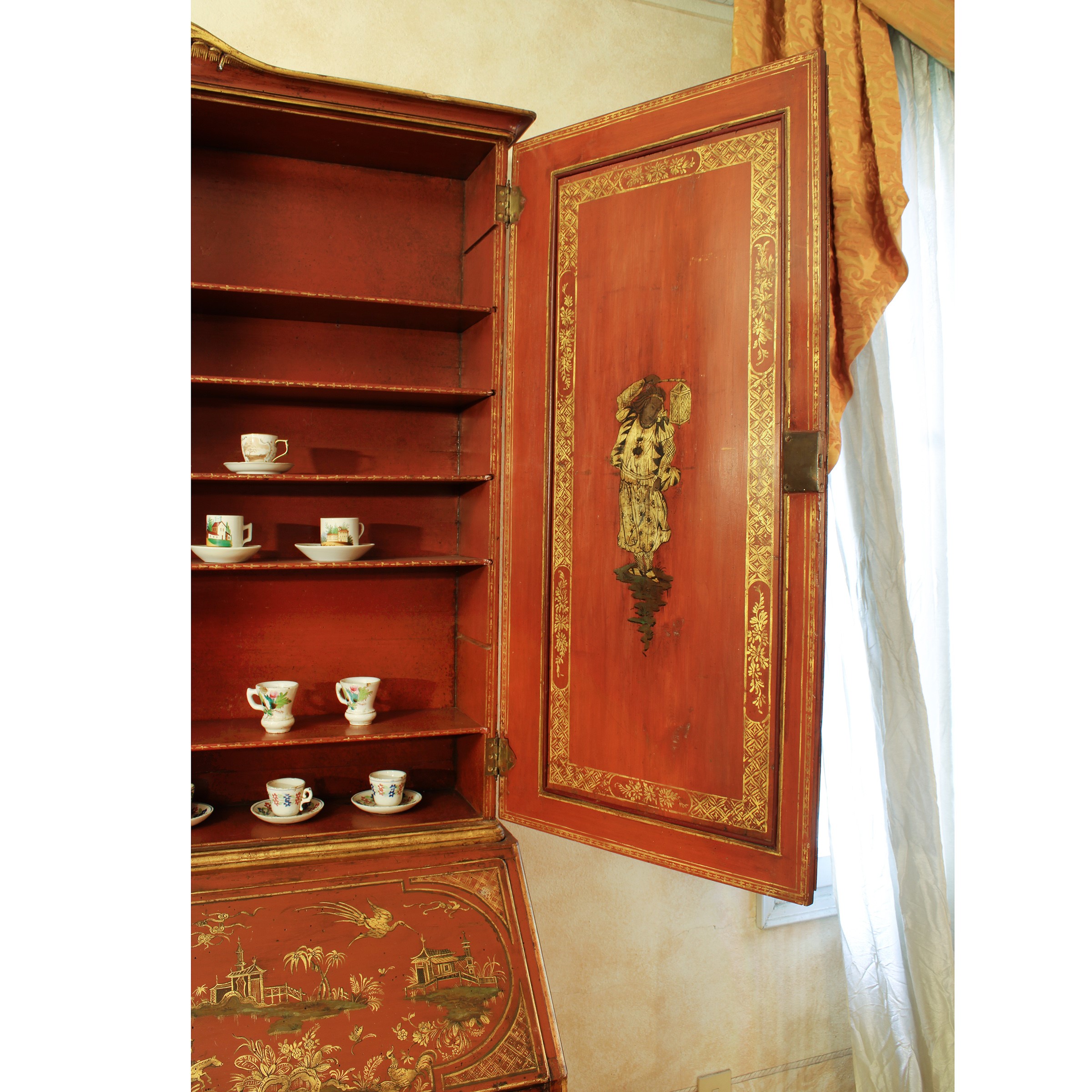 Trumeau in Legno Laccato e Dorato
