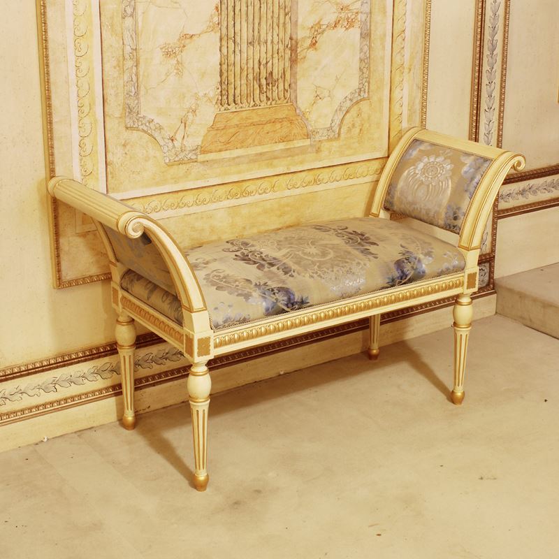 Panchetta in legno laccato e dorato  (Italia, XX sec.)  - Asta Gli Arredi di Villa "Le Marchesane" - San Luca Casa d'Aste