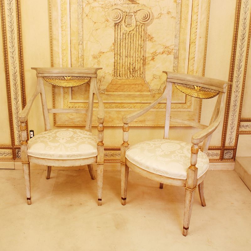 ♦ Coppia di poltrone in legno laccato e dorato  (Italia, XX sec.)  - Asta Gli Arredi di Villa "Le Marchesane" - San Luca Casa d'Aste