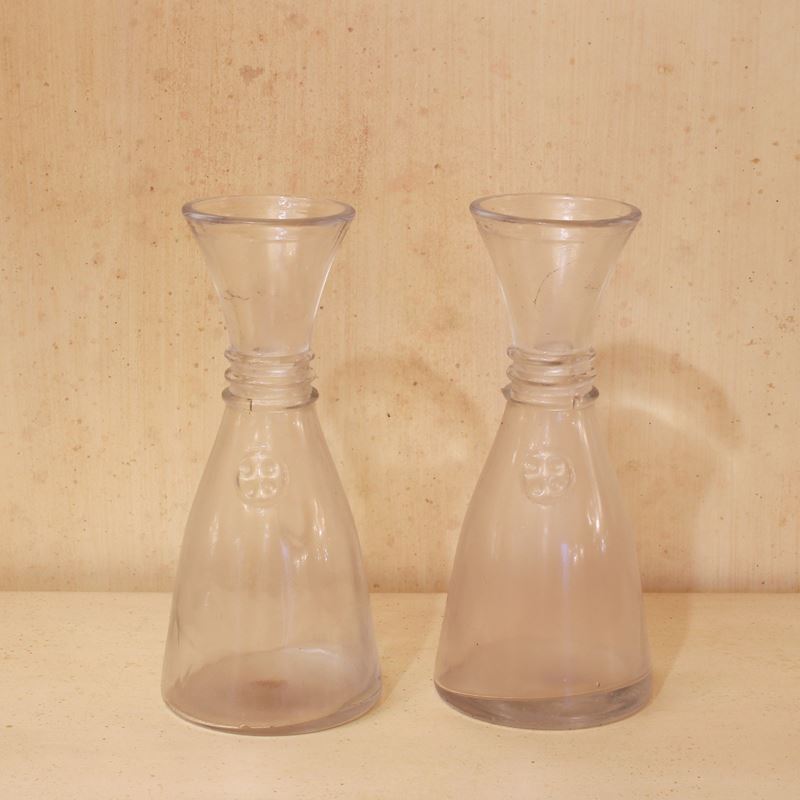 Coppia di caraffe da vino in vetro  (Italia, XX sec.)  - Asta Gli Arredi di Villa "Le Marchesane" - San Luca Casa d'Aste