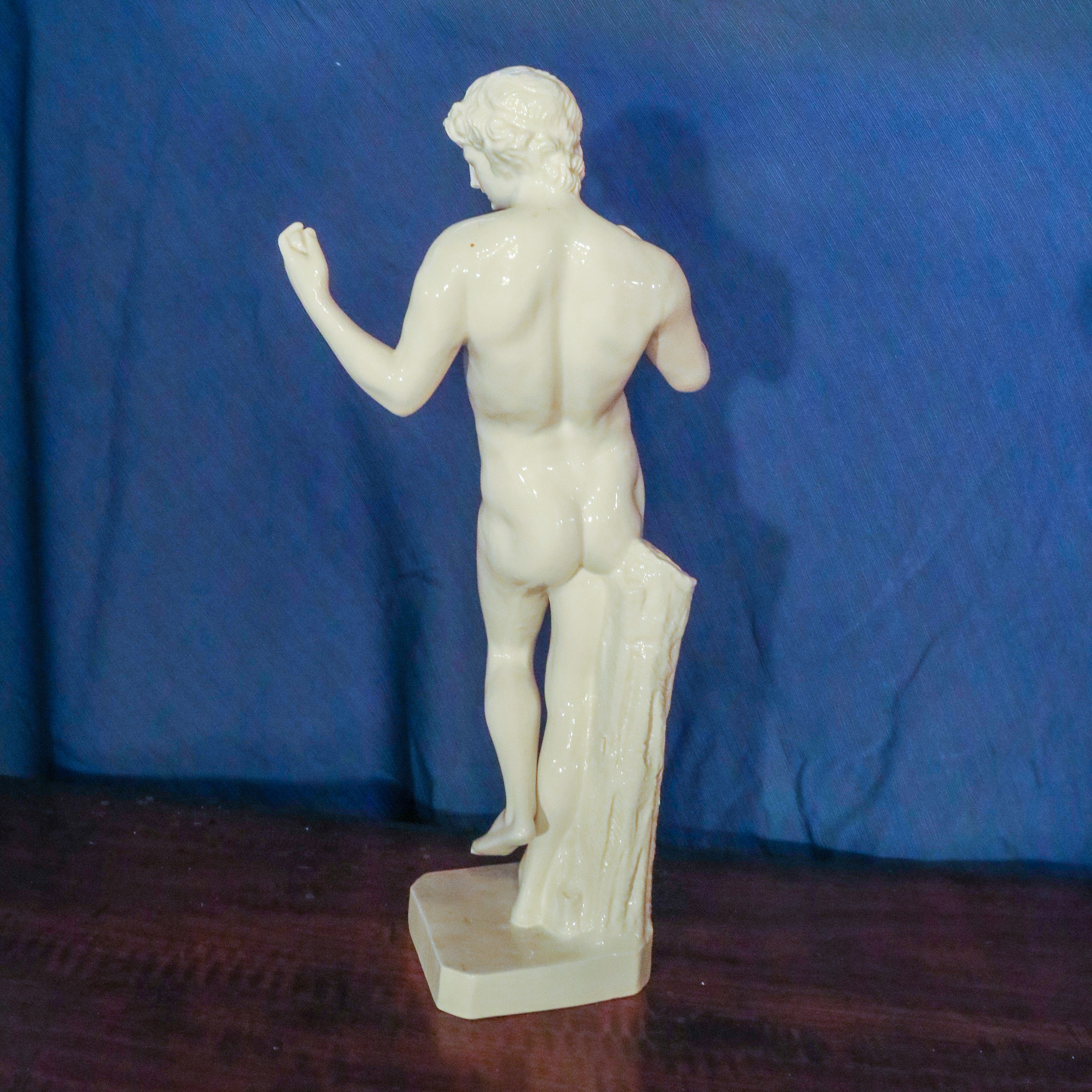 ♦ Scultura in ceramica bianca