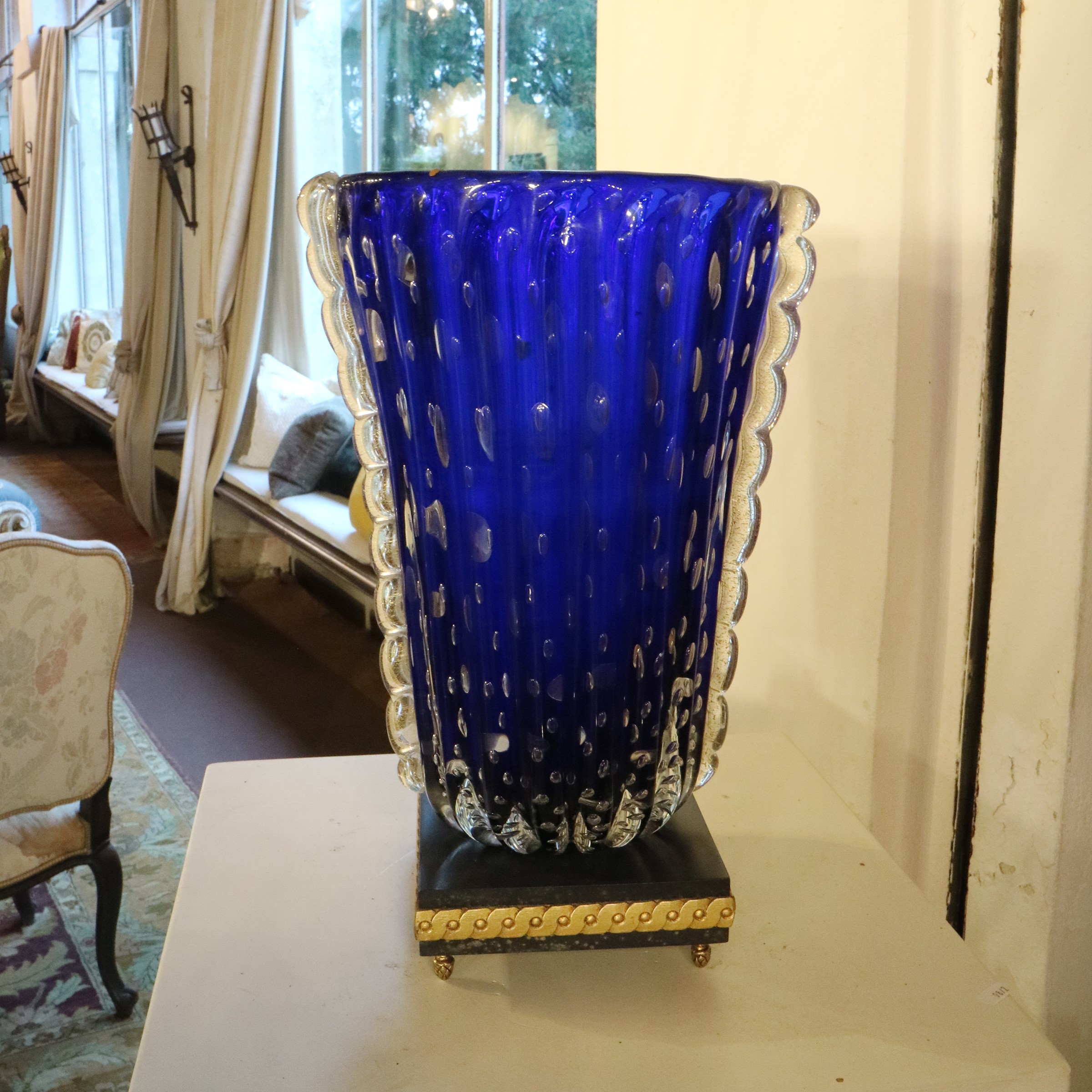 Coppia di vasi in vetro blu cobalto